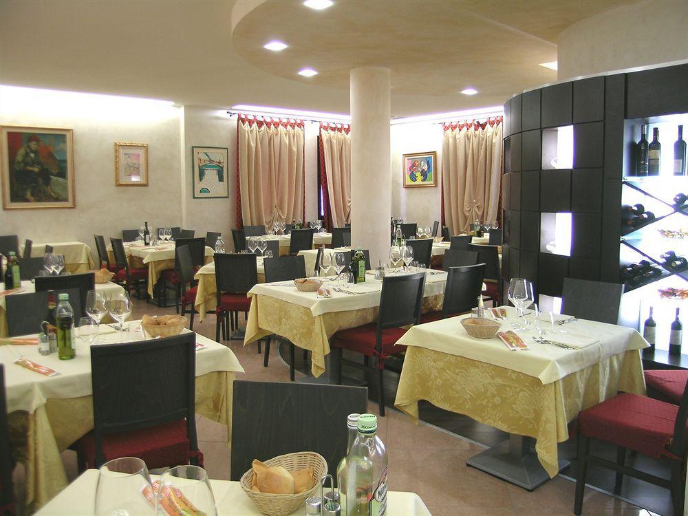 Hotel Da Vito Campagna Lupia Exterior photo