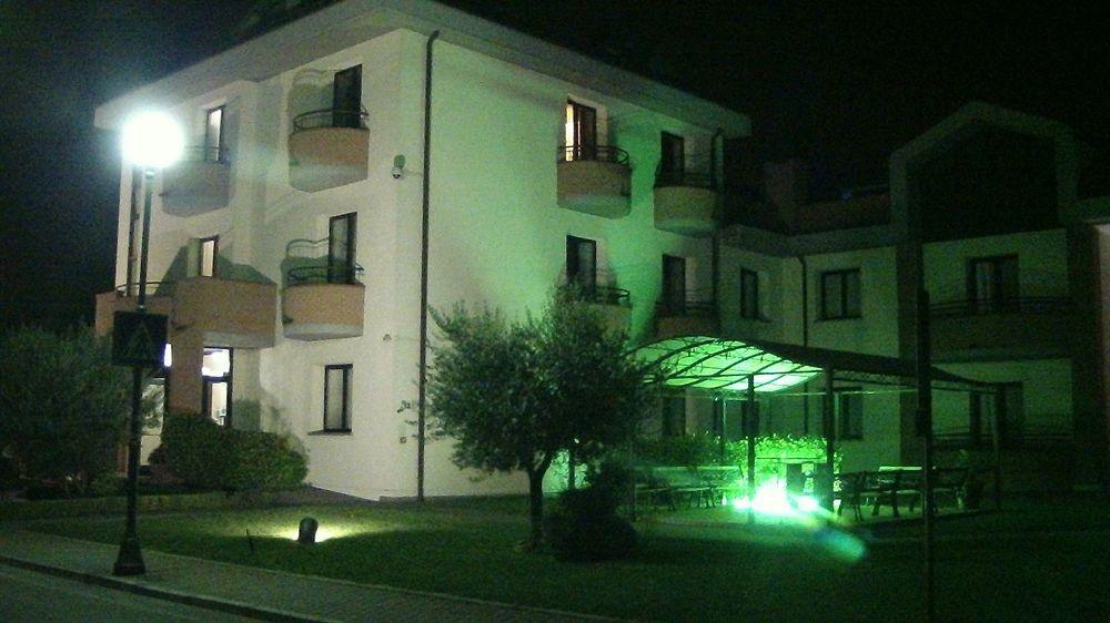 Hotel Da Vito Campagna Lupia Exterior photo