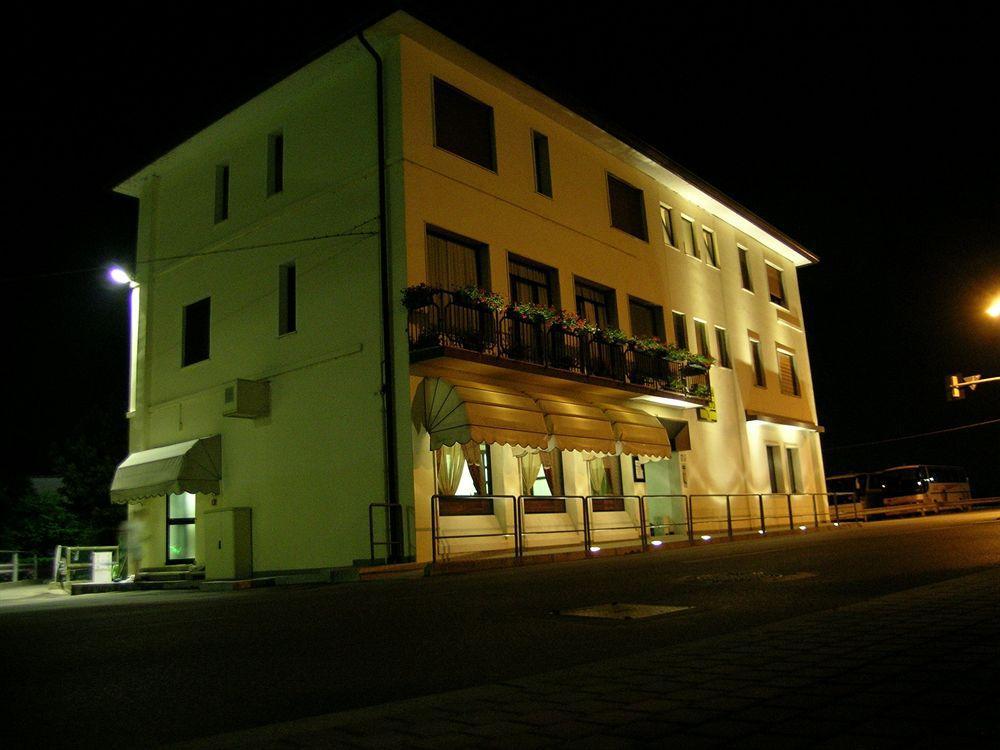 Hotel Da Vito Campagna Lupia Exterior photo