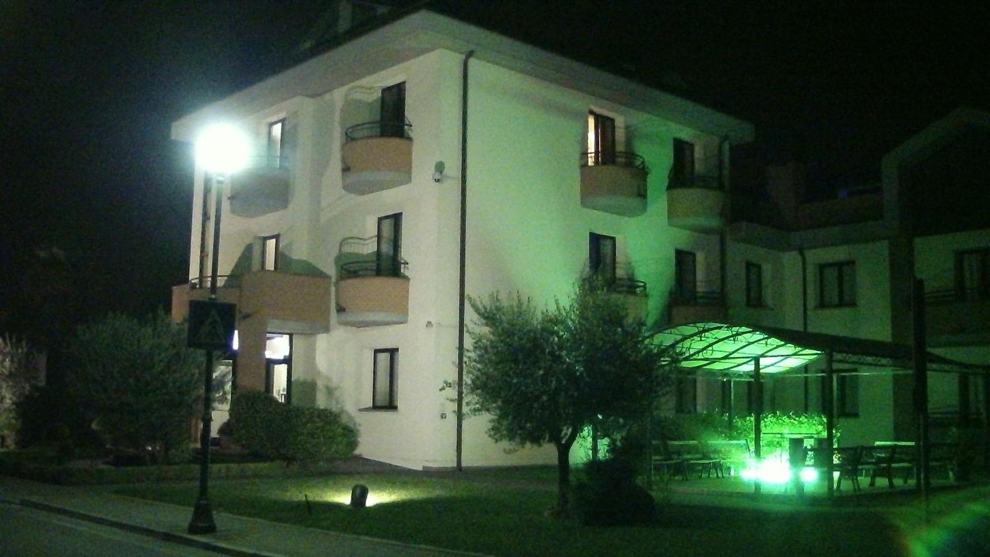 Hotel Da Vito Campagna Lupia Exterior photo