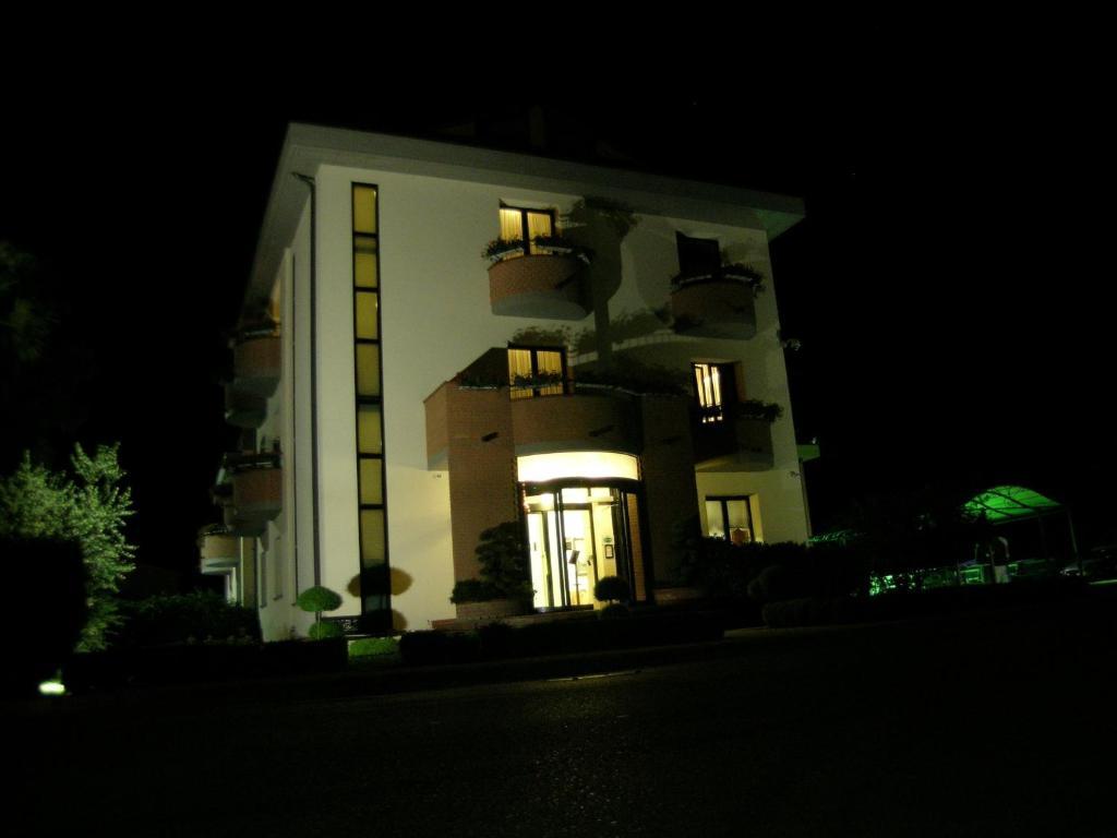 Hotel Da Vito Campagna Lupia Exterior photo