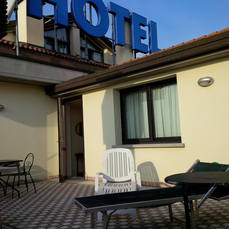 Hotel Da Vito Campagna Lupia Exterior photo