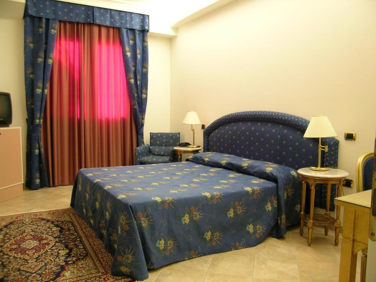 Hotel Da Vito Campagna Lupia Exterior photo